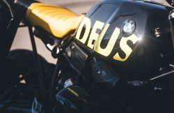 Deus Ex Machina x Unidad Garaje