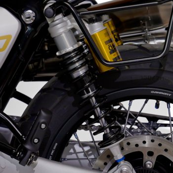 Amortiguadores Öhlins S36PC1L Triumph Street Scrambler 900 a partir de 2026 (versión alta +20 mm)