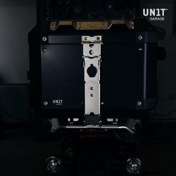 Baúl de aluminio Atlas 36L + portaequipajes trasero con asas para pasajero