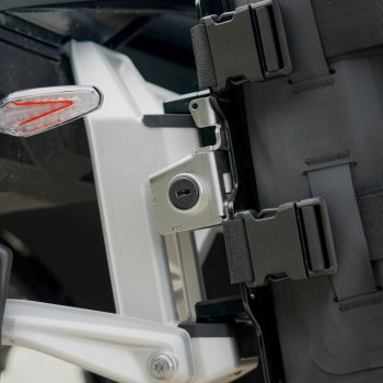 Bolsa lateral Khali TPU de 35L - 45L + placa de aluminio derecha BMW R1300GS ADV