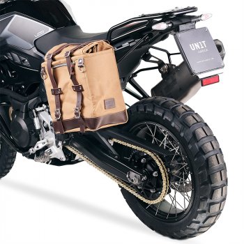 Alforja Scram en Lona 22L-30L + BMW F900GS Bastidor izquierdo