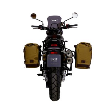 Alforja Scram en Lona 22L-30L + Triumph Street Scrambler 900 (a partir de 2026) Chasis izquierdo
