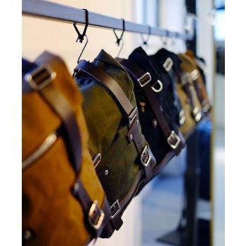 Bolsa dividida de cuero