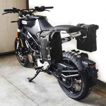 Lona Alforja Lateral + Subchasis Derecho Husqvarna 401 (2020 hasta ahora)