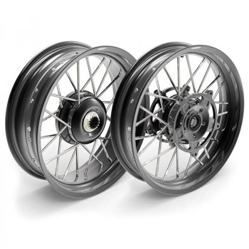 Par de ruedas de radios NineT 24M9