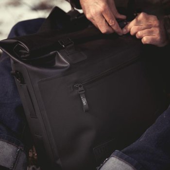 Dos bolsas laterales Khali en TPU 35L - 45L con marcos nineT