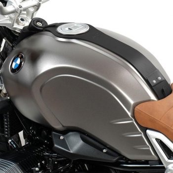 Nueve correa del tanque marrón