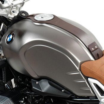 Nueve correa del tanque marrón