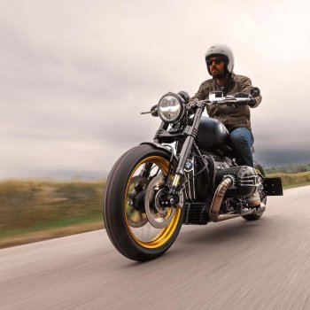 Kit de horquilla Ohlins USD + Placas y pies Unit Garage