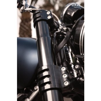 Kit de horquilla Ohlins USD + Placas y pies Unit Garage