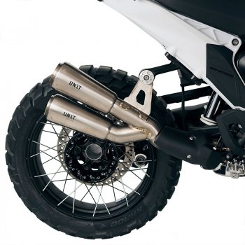 Escape doble estilo GP para BMW R1300GS en titanio