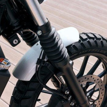 Guardabarros bajo de aluminio Honda CL con estabilizador de horquilla Plata