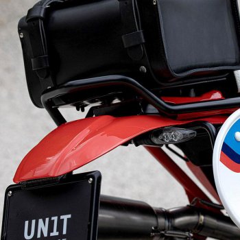 Guardabarros trasero con kit de soporte para matrícula