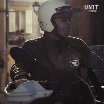 Parche con logo bordado