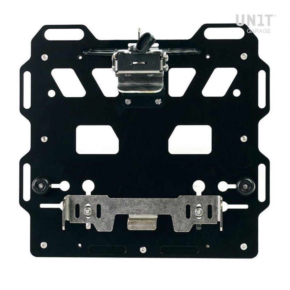 Bolsa de aluminio Atlas 34L en el lado del silenciador