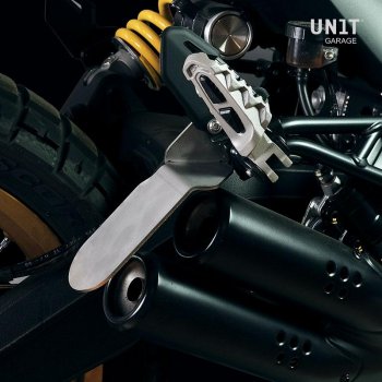 Portabolsas de aluminio con frontal Hypalon regulable y enganche rápido + Chasis derecho Ducati Desert Sled