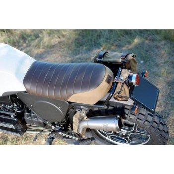 Sillín marrón, lienzo