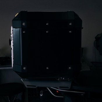 Portaequipajes trasero Pan America con asas de pasajero para maleta superior